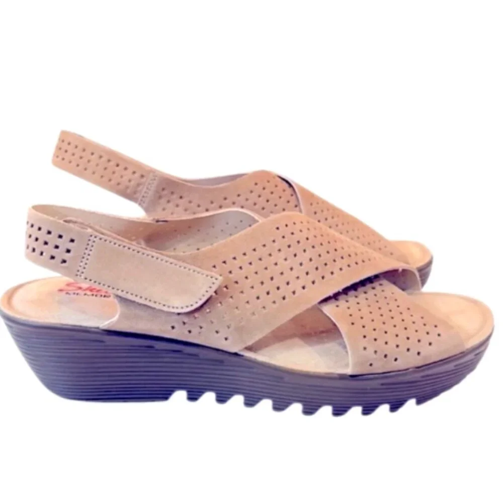 Skechers Perforated‎ Suede Slingback Wedge Cross Strap Sandals Sz 9 Tan 263E